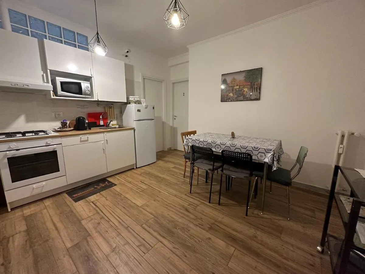 Guest house Golden Rooms Cipro Rome Italy