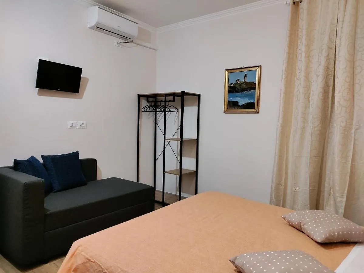 Golden Rooms Cipro Rome Italy